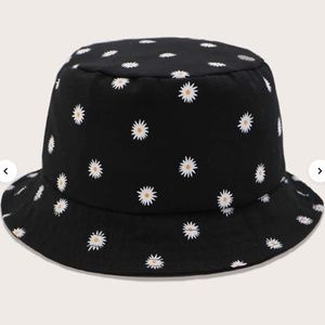 Daisy Print Bucket Hat